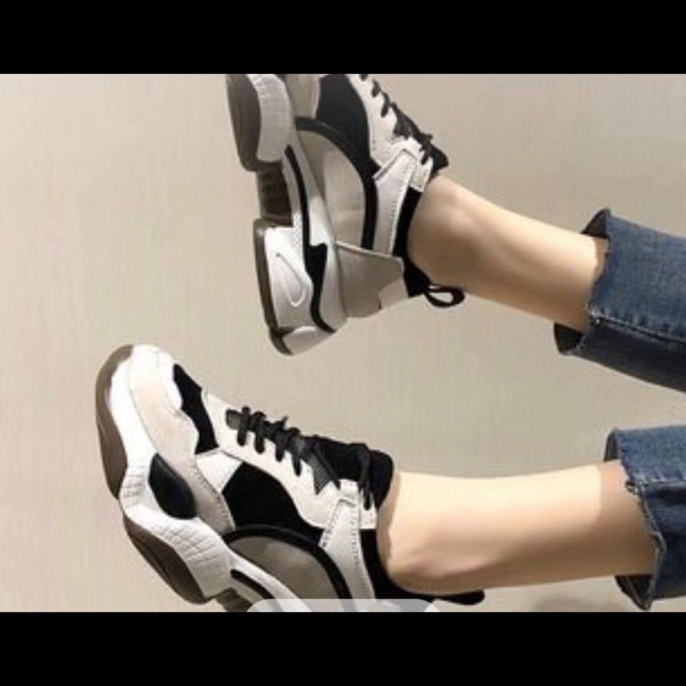 sneakers for woman size 36